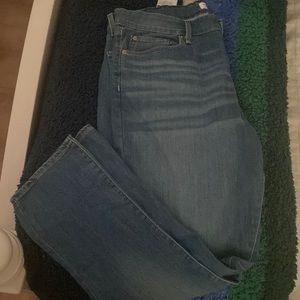 these are mid rise slim jeans from signature signature Levi by strauss